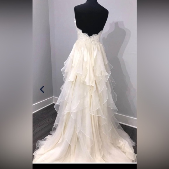 Hayley Paige KIRA Couture Wedding Gown size 10 - Picture 2 of 11